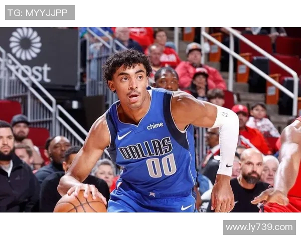 火箭队胜独行侠，阿门·汤普森表现出色