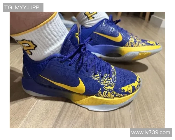 白蓝配色！杜克大学晒出最新专属非市售Kobe 5球鞋