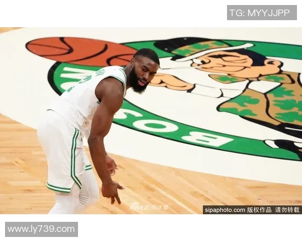 杰伦威：手腕伤不是做手术就完全好了的 它需要一年的过程去恢复