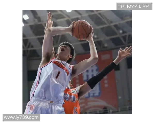 丹尼·沃尔夫[2004年出生的篮球运动员]